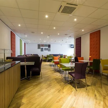 What are the best hotels near Museum Jan Cunen? 3* Berghem