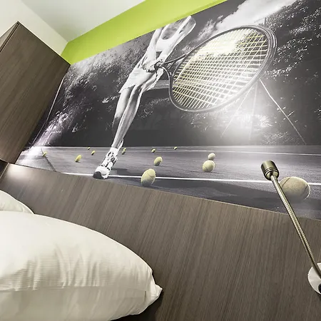 What are the best hotels near Museum Jan Cunen? Hotel 3*