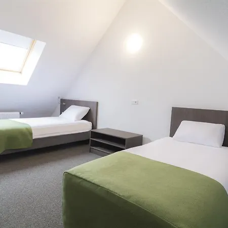 What are the best hotels near Museum Jan Cunen?