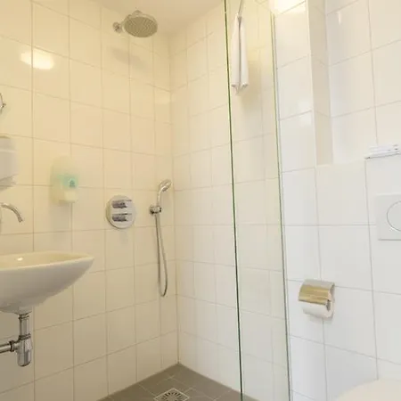 What are the best hotels near Museum Jan Cunen? Hotel
