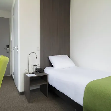 What are the best hotels near Museum Jan Cunen? Berghem