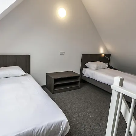 What are the best hotels near Museum Jan Cunen? 3* Berghem